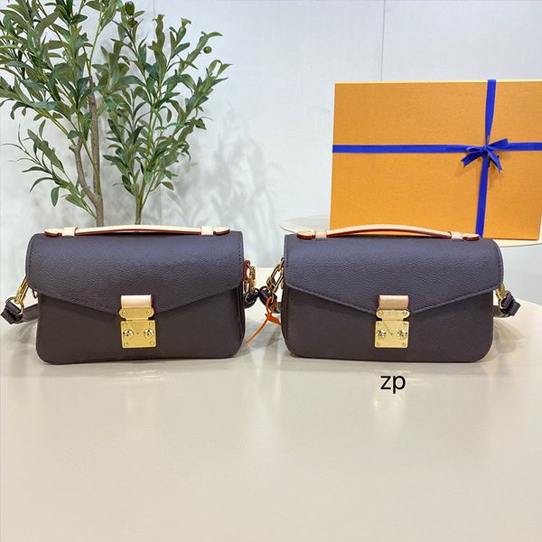 designer handbag new arrival east and west pochette bag fashion branded bag bag level cross body bag
designer handbag new arrival east and west pochette bag fashion branded bag bag level cross body bag