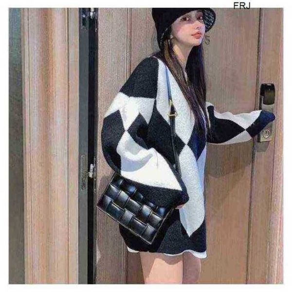 designer bottegas bags venetas cassettes red valley beauty star same net bag 2023 new woven pillow high sense temperament small square have
designer bottegas bags venetas cassettes red valley beauty star same net bag 2023 new woven pillow high sense temperament small square have
