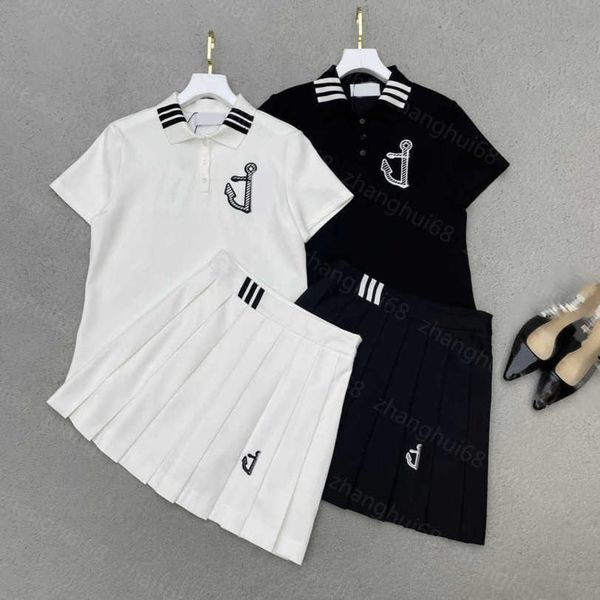 23ss womens designer clothing skirt set new summer anchor embroidery pattern knitted lapel polo shirt + pleated skirt sets womens clothing a, White
23ss womens designer clothing skirt set new summer anchor embroidery pattern knitted lapel polo shirt + pleated skirt sets womens clothing a, White
