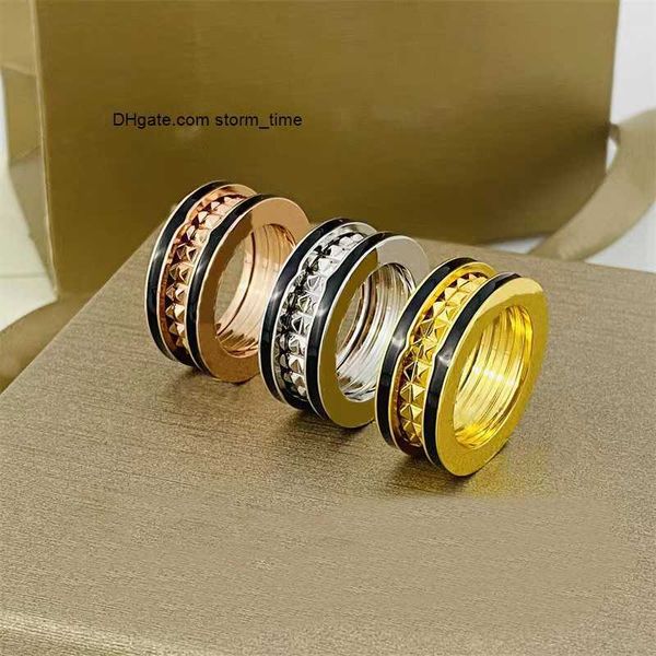 designer 2023 fashion wedding rings european classic luxury 5mm narrow spring gear couple rings for men and women 316l titanium steel ring j, Slivery;golden
designer 2023 fashion wedding rings european classic luxury 5mm narrow spring gear couple rings for men and women 316l titanium steel ring j, Slivery;golden