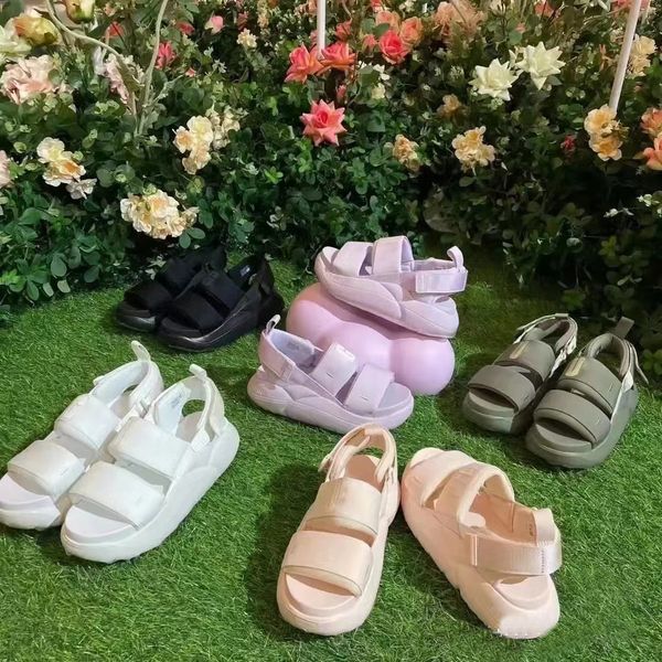 la cloud sport sandal summer women cloud soled sandals designers fashion flip-flops slipper luxury soft-soled beach slipper size 36-40, Black
la cloud sport sandal summer women cloud soled sandals designers fashion flip-flops slipper luxury soft-soled beach slipper size 36-40, Black