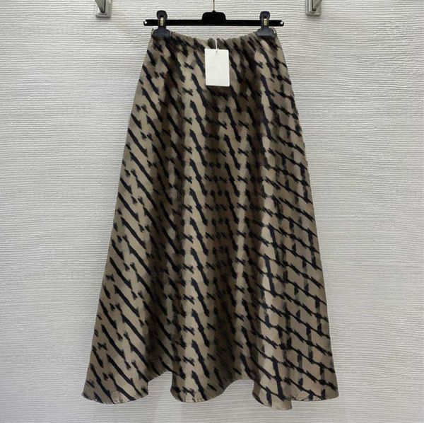 2023 spring designer skirt girls hanging-out skits full body letter logo waist drawstring elastic waist fashion casual designer half skirts, Black
2023 spring designer skirt girls hanging-out skits full body letter logo waist drawstring elastic waist fashion casual designer half skirts, Black