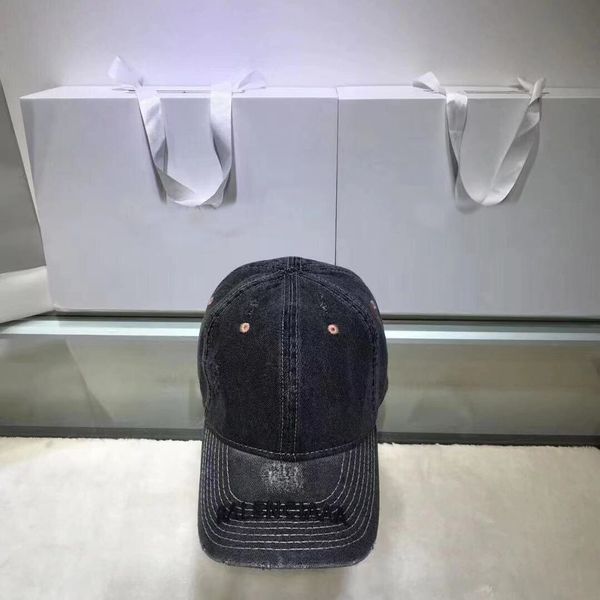 new sports baseball cap bb male and female designer beanie hat commuter versatile couple sun visor cap, Blue;gray
new sports baseball cap bb male and female designer beanie hat commuter versatile couple sun visor cap, Blue;gray