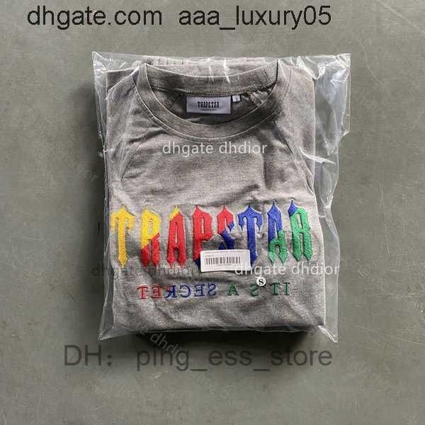 22ss new trapstar london t shirt men and women 1 embroidered chenille decoded chord suit - revolution luxury trapstars tee trapstar. 42, White;black
22ss new trapstar london t shirt men and women 1 embroidered chenille decoded chord suit - revolution luxury trapstars tee trapstar. 42, White;black