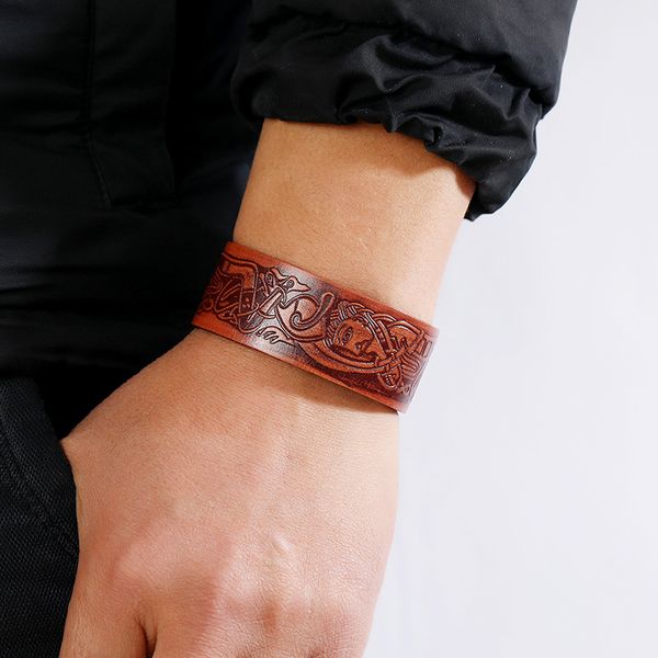 new embossed pattern retro cowhide bracelet personalized men's jewelry creative trend handwear, Golden;silver
new embossed pattern retro cowhide bracelet personalized men's jewelry creative trend handwear, Golden;silver