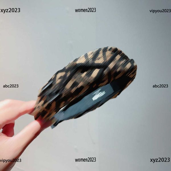 women headbands designer hair jewelry letter printing hair band fashion headwear #including box, Silver
women headbands designer hair jewelry letter printing hair band fashion headwear #including box, Silver