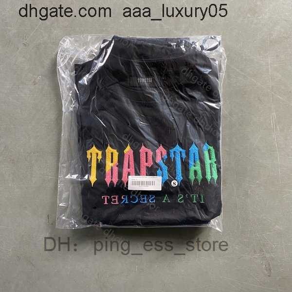 22ss new trapstar london t shirt men and women 1 embroidered chenille decoded chord suit - revolution luxury trapstars tee trapstar. 32, White;black
22ss new trapstar london t shirt men and women 1 embroidered chenille decoded chord suit - revolution luxury trapstars tee trapstar. 32, White;black