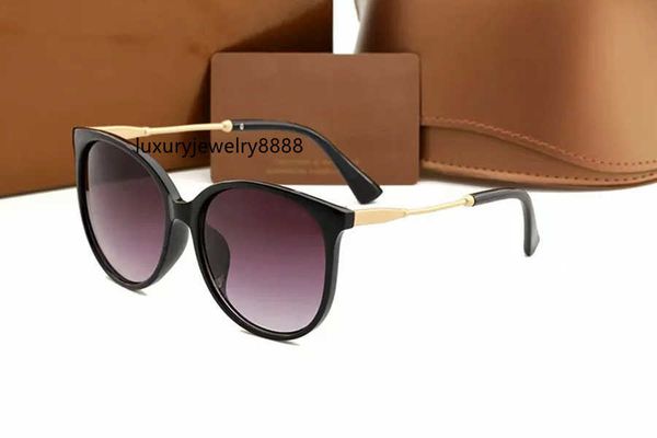 1719 designer sunglasses men women eyeglasses outdoor shades pc frame fashion classic lady sun glasses mirrors for woman with original cases, White;black
1719 designer sunglasses men women eyeglasses outdoor shades pc frame fashion classic lady sun glasses mirrors for woman with original cases, White;black