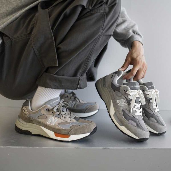 men's shoes spring and autumn new bailun cool running nb992 yuanzu grey sports shoes men's running shoes women's dad's s
men's shoes spring and autumn new bailun cool running nb992 yuanzu grey sports shoes men's running shoes women's dad's s