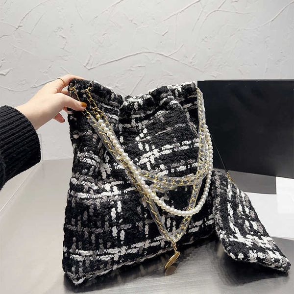 luxury tote bags designer handbag shoulder garbage bag luxury fashion crossbody handbags classic shopping purses pearl chain wallet cloth fo
luxury tote bags designer handbag shoulder garbage bag luxury fashion crossbody handbags classic shopping purses pearl chain wallet cloth fo