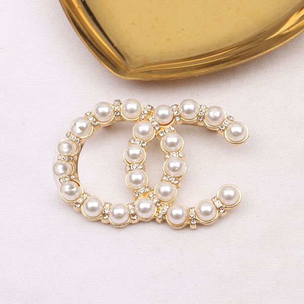 famous designer brand luxury brooch women letter full pearl brooches suit pin fashion jewelry gift clothing decoration accessories 20style, Gray
famous designer brand luxury brooch women letter full pearl brooches suit pin fashion jewelry gift clothing decoration accessories 20style, Gray