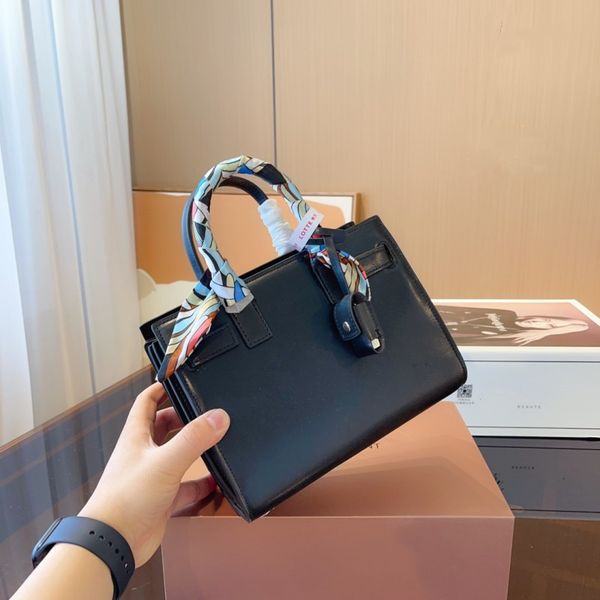 23ss high version new designer bag classic organ croc embossed tote shoulder bag leather wrapped padlock crossbody bag mini
23ss high version new designer bag classic organ croc embossed tote shoulder bag leather wrapped padlock crossbody bag mini