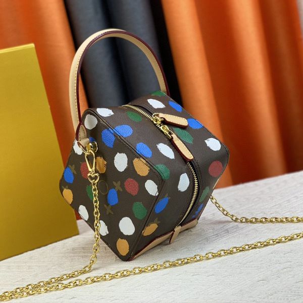 designer bag womens leather embossed shoulder bag mini carrying tote bag stylish small square bag temperament wallet card bag
designer bag womens leather embossed shoulder bag mini carrying tote bag stylish small square bag temperament wallet card bag