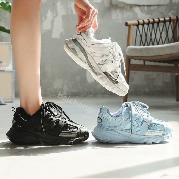 luxury brand designer sneaker men women casual shoes track 3 3.0 triple white black sneakers leather trainer nylon printed platform trainers, White;red
luxury brand designer sneaker men women casual shoes track 3 3.0 triple white black sneakers leather trainer nylon printed platform trainers, White;red