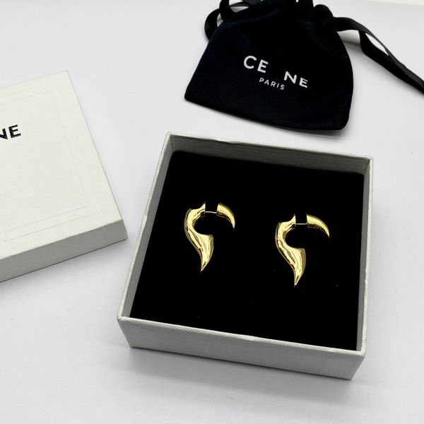 stud earrings designer jewelry europe and the us ins cold wind simple new fashion niche design sense of personality temperament hoop, Golden
stud earrings designer jewelry europe and the us ins cold wind simple new fashion niche design sense of personality temperament hoop, Golden