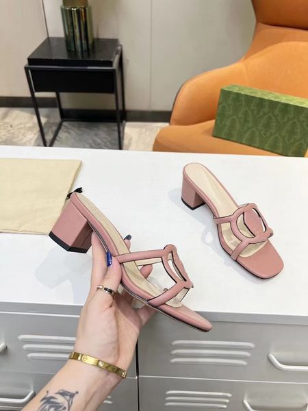 women's hollow out slippers counter new product recommendation sandals street shoot love color matching item box size 35-43, Black
women's hollow out slippers counter new product recommendation sandals street shoot love color matching item box size 35-43, Black