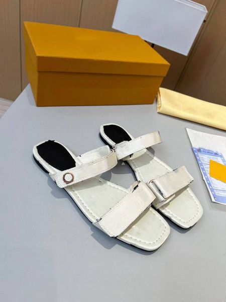 classic slippers slide brand designers fashion leisure flat sandal women luis slippers summer vuttonity classic flip flops l11, Black
classic slippers slide brand designers fashion leisure flat sandal women luis slippers summer vuttonity classic flip flops l11, Black