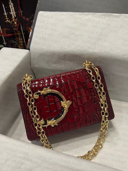 10a 1:1 quality chain bag women's classic flip bag metal letter single shoulder bag leather luxury magnetic snap strap serial number de
10a 1:1 quality chain bag women's classic flip bag metal letter single shoulder bag leather luxury magnetic snap strap serial number de