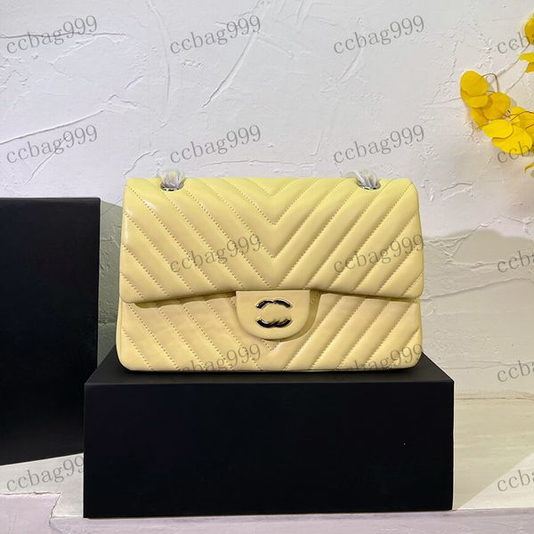 f/w designer womens shoulder bag clamshell diamond hardware metal c buckle matelasse chain crossbody bag handbag underarm bags large capacit
f/w designer womens shoulder bag clamshell diamond hardware metal c buckle matelasse chain crossbody bag handbag underarm bags large capacit