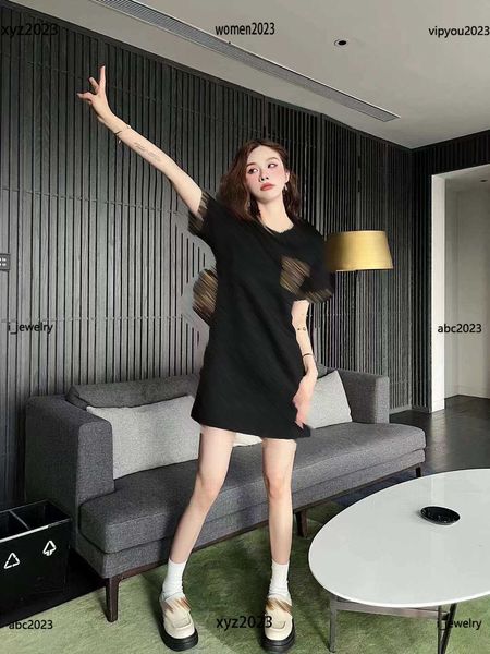 luxury designer woman dress metal letter buckle pocket decoration dress summer jacquard letter design skirt #multiple product, Black;gray
luxury designer woman dress metal letter buckle pocket decoration dress summer jacquard letter design skirt #multiple product, Black;gray