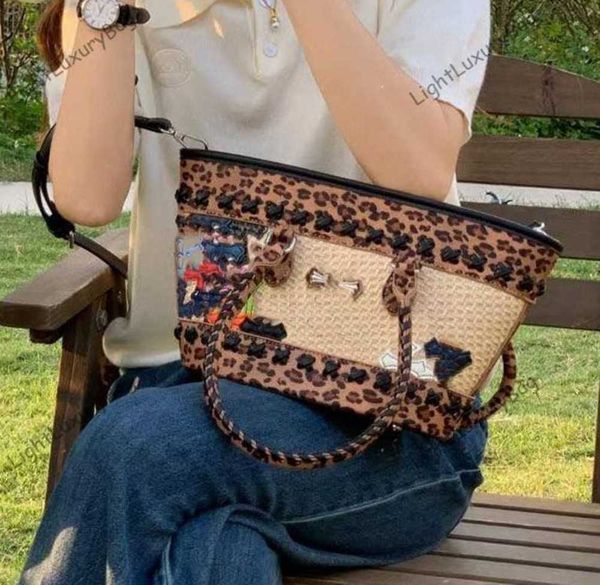 designer crucifix straw bags fashion summer shoulder weave bag fashion leopard print tote women luxury handbags classic female purses 230617
designer crucifix straw bags fashion summer shoulder weave bag fashion leopard print tote women luxury handbags classic female purses 230617