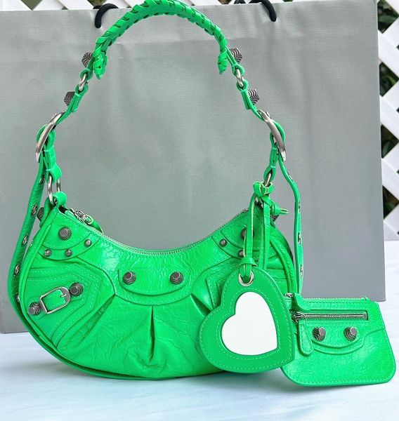vintage motorcycle half moon shoulder bags le cagole womens mens clutch hand bag crossbody luxurys designers bag fashion genuine leather tot
vintage motorcycle half moon shoulder bags le cagole womens mens clutch hand bag crossbody luxurys designers bag fashion genuine leather tot