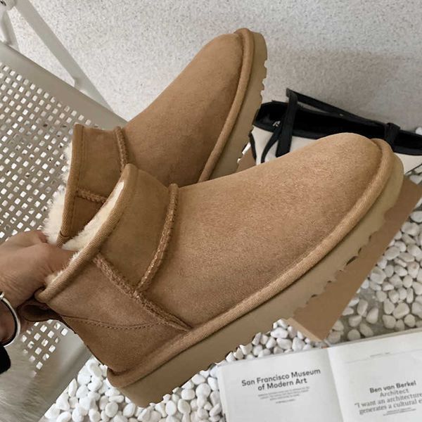 winter classic women snow boots light warm with real wool flat mini short boots large size slip-on men boots suede shoes, Black
winter classic women snow boots light warm with real wool flat mini short boots large size slip-on men boots suede shoes, Black