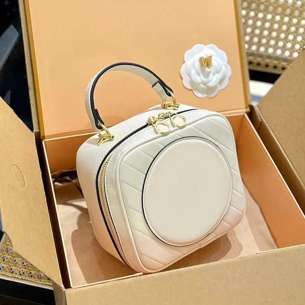 wholesale genuine leather handbag camera tasse women purse fashion shoulder bag cowhide presbyopic purse evening bag messenger fashion trend
wholesale genuine leather handbag camera tasse women purse fashion shoulder bag cowhide presbyopic purse evening bag messenger fashion trend