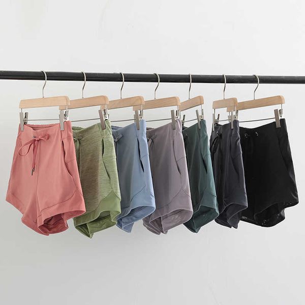 lulu tummy control yoga shorts capris for women with phone pockets workout running mesh stitching 4-way stretch fabric short woman lady
lulu tummy control yoga shorts capris for women with phone pockets workout running mesh stitching 4-way stretch fabric short woman lady