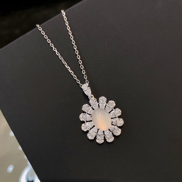 well sale original single high-end quality 925 sterling silver ice permeable series flower pendant with full diamond necklace for women wedd
well sale original single high-end quality 925 sterling silver ice permeable series flower pendant with full diamond necklace for women wedd
