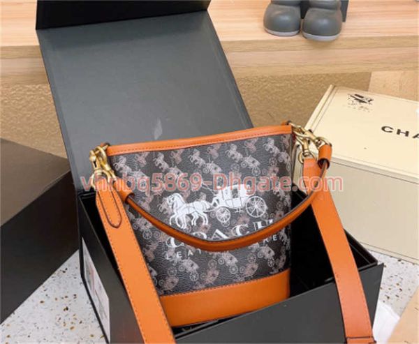 2023 fashion bags shoulder women's handbag designer brand messenger bag wallet purse crossbody viuton bag, Black
2023 fashion bags shoulder women's handbag designer brand messenger bag wallet purse crossbody viuton bag, Black