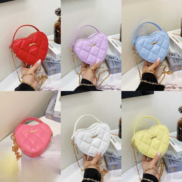 designer handbag c bag high grade emotional people's day love bag versatile handheld heart shaped peach heart bag charm chain bag
designer handbag c bag high grade emotional people's day love bag versatile handheld heart shaped peach heart bag charm chain bag