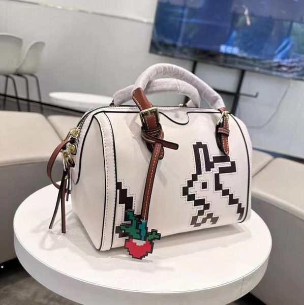 boston bags bum bags women shoulder bag designer pillow pack fashion handbags luxurys tote handbag with plated hardware 25.17.14cm
boston bags bum bags women shoulder bag designer pillow pack fashion handbags luxurys tote handbag with plated hardware 25.17.14cm