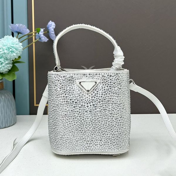 designer bag womens luxury crystal handbag diamond bucket type evening bag fashion crossbody makeup bag
designer bag womens luxury crystal handbag diamond bucket type evening bag fashion crossbody makeup bag