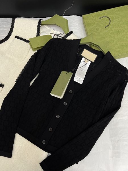 women's sweaters 2023 luxury designer design jacquard knitted cardigan, White;black
women's sweaters 2023 luxury designer design jacquard knitted cardigan, White;black