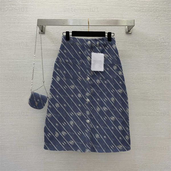 women short skirts floral pattern prints diamond chain jacquard fabric single-button decoration back zipper high waist slim long a-line half, Black
women short skirts floral pattern prints diamond chain jacquard fabric single-button decoration back zipper high waist slim long a-line half, Black