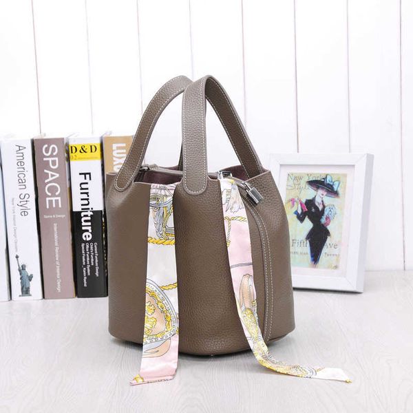 women handbags designer bag genuine leather bucket bags litchi pattern mini tote shopper bag
women handbags designer bag genuine leather bucket bags litchi pattern mini tote shopper bag