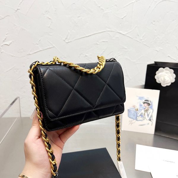 luxury woc chain flap designer crossbody hobos genuine leather chain diamond lattice shoulder bag cc women cowhide hasp belts handle bags ch
luxury woc chain flap designer crossbody hobos genuine leather chain diamond lattice shoulder bag cc women cowhide hasp belts handle bags ch