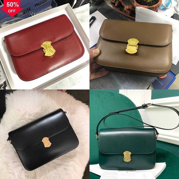 designer bags 2023 new tofu box triumphal arch small square cowhide women's single shoulder msenger bag stewards factory direct sale
designer bags 2023 new tofu box triumphal arch small square cowhide women's single shoulder msenger bag stewards factory direct sale
