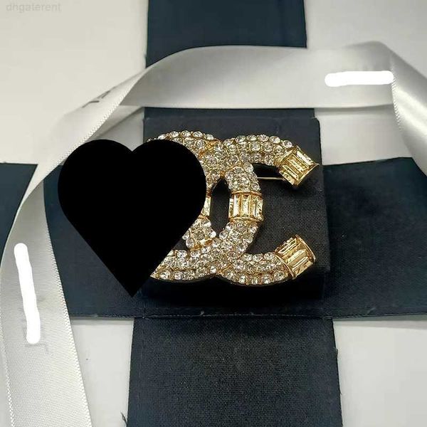 pins brooches high-end niche accessories temperament simple letter brooch anti-glitter pin corsage, Gray
pins brooches high-end niche accessories temperament simple letter brooch anti-glitter pin corsage, Gray