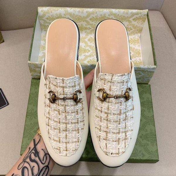 casual shoes ladies leather flat suede mule shoes love fashion outdoor slippers autumn and winter ladies high-end fur size 35-40, Black
casual shoes ladies leather flat suede mule shoes love fashion outdoor slippers autumn and winter ladies high-end fur size 35-40, Black