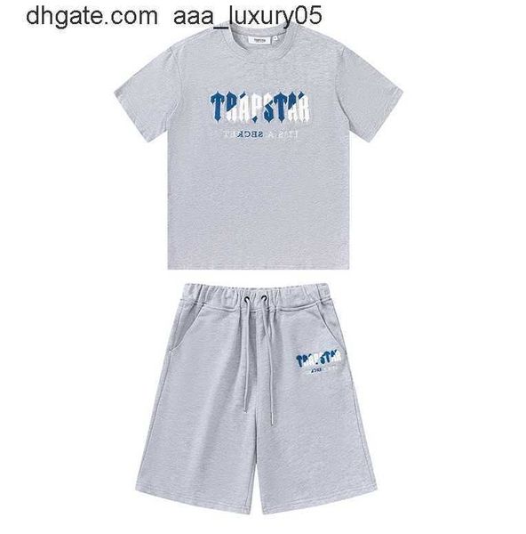 designer fashion clothing tshirt tees trapstar blue white towel embroidered short sleeve t-shirt high street summer loose relaxed men's, White;black
designer fashion clothing tshirt tees trapstar blue white towel embroidered short sleeve t-shirt high street summer loose relaxed men's, White;black