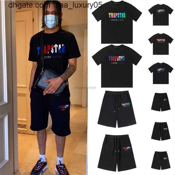 designer fashion clothing tshirt tees trapstar rainbow towel embroidery high street casual cotton round neck short sleeve t-shirt shorts cap, White;black
designer fashion clothing tshirt tees trapstar rainbow towel embroidery high street casual cotton round neck short sleeve t-shirt shorts cap, White;black