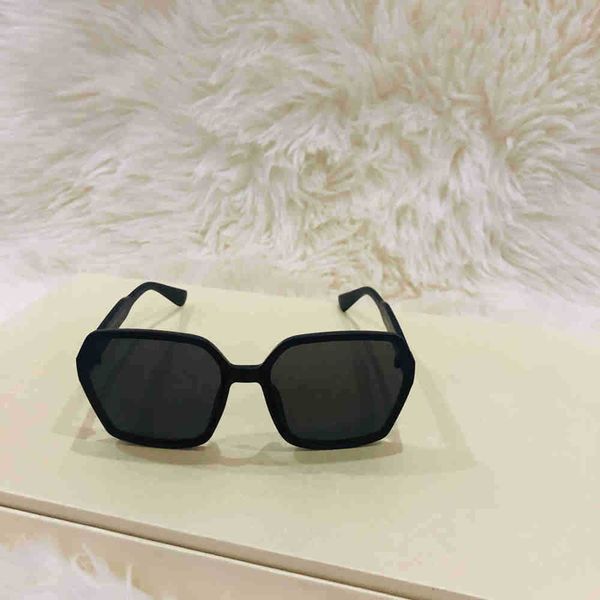 1719 wholesale designer sunglasses men women black frame with box 14 coloreuti, White;black
1719 wholesale designer sunglasses men women black frame with box 14 coloreuti, White;black