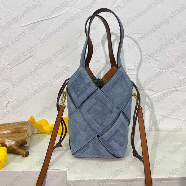 mon small bucket bag diagonal span prepuce leather material internal lining golden metal parts with two detachable shoulder straps fashion t
mon small bucket bag diagonal span prepuce leather material internal lining golden metal parts with two detachable shoulder straps fashion t