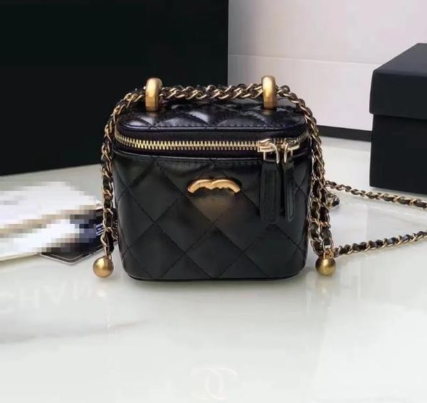 chanei designer bags makeup bag chain cosmetic bag crossbody bags pu material shoulder bags tassel decoration small sling bags for women12*1
chanei designer bags makeup bag chain cosmetic bag crossbody bags pu material shoulder bags tassel decoration small sling bags for women12*1