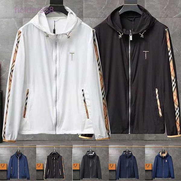 classic plaid mens hooded jacket designer men fashion casual windbreaker spring summer thin coat, Black;brown
classic plaid mens hooded jacket designer men fashion casual windbreaker spring summer thin coat, Black;brown