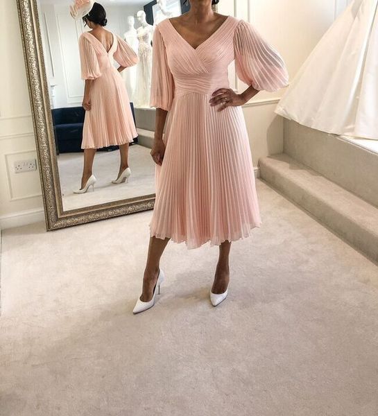 chic pink mother of the bride suits tea length v neck half sleeves chiffon mother outfits dresses, Black;red
chic pink mother of the bride suits tea length v neck half sleeves chiffon mother outfits dresses, Black;red