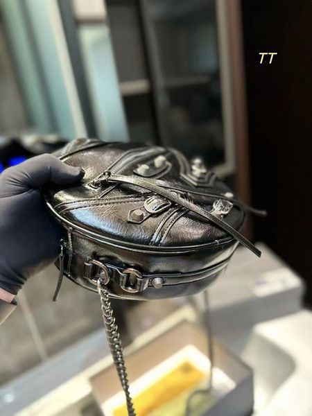 love bag luxury riveted oblique shoulder mini bag sheepskin pleated women's handbag girl clutch dinner bag purse leather bag fashion mo
love bag luxury riveted oblique shoulder mini bag sheepskin pleated women's handbag girl clutch dinner bag purse leather bag fashion mo