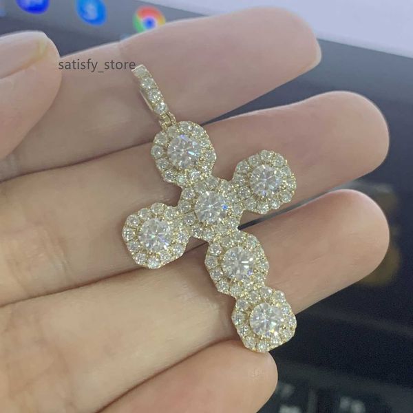 2022 new design 4mm 5mm 6mm moissanite diamond pendant halo hip hop cuban cross pendant for tennis chain jewelry, Silver
2022 new design 4mm 5mm 6mm moissanite diamond pendant halo hip hop cuban cross pendant for tennis chain jewelry, Silver